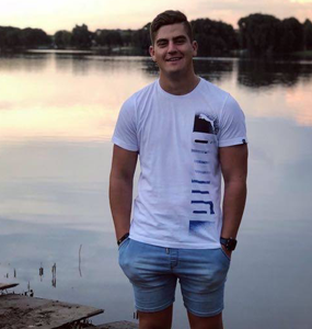 Ewan: is n sterk jong man wat lus is vir harde werk